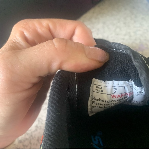 NWOT (or box)- brand new never worn Heely’s roller sneaker Youth size 4. - Picture 2 of 5